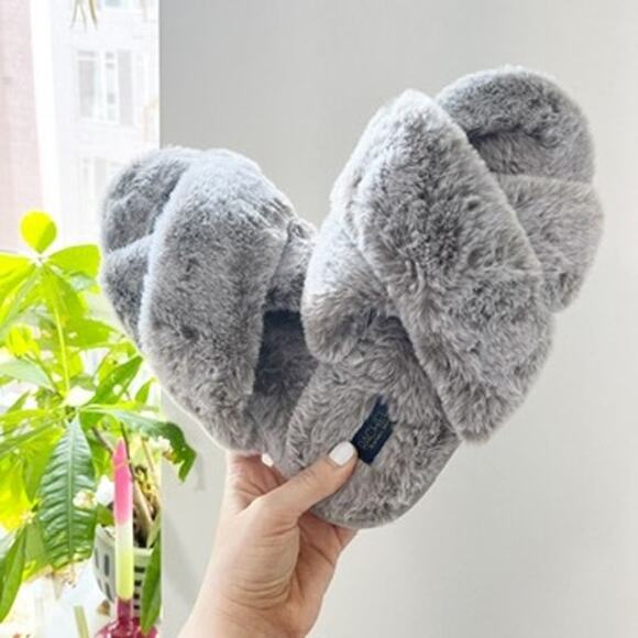 RACHEL Rachel Roy Gray Fuzzy Open Toe Slippers Size 7-8 - Picture 1 of 4